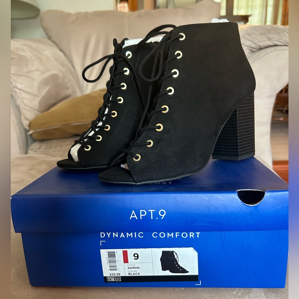 Black APT.9 heels